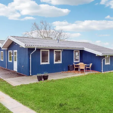 Holiday home Stunning Home In Humble With Wifi *