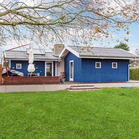Stunning Home In Humble With Wifi Humble