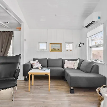 Stunning Home In Humble With Wifi *